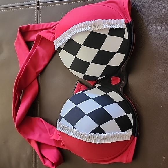 Hot Topic Queen of Hearts Bikini - Picture 2 of 4